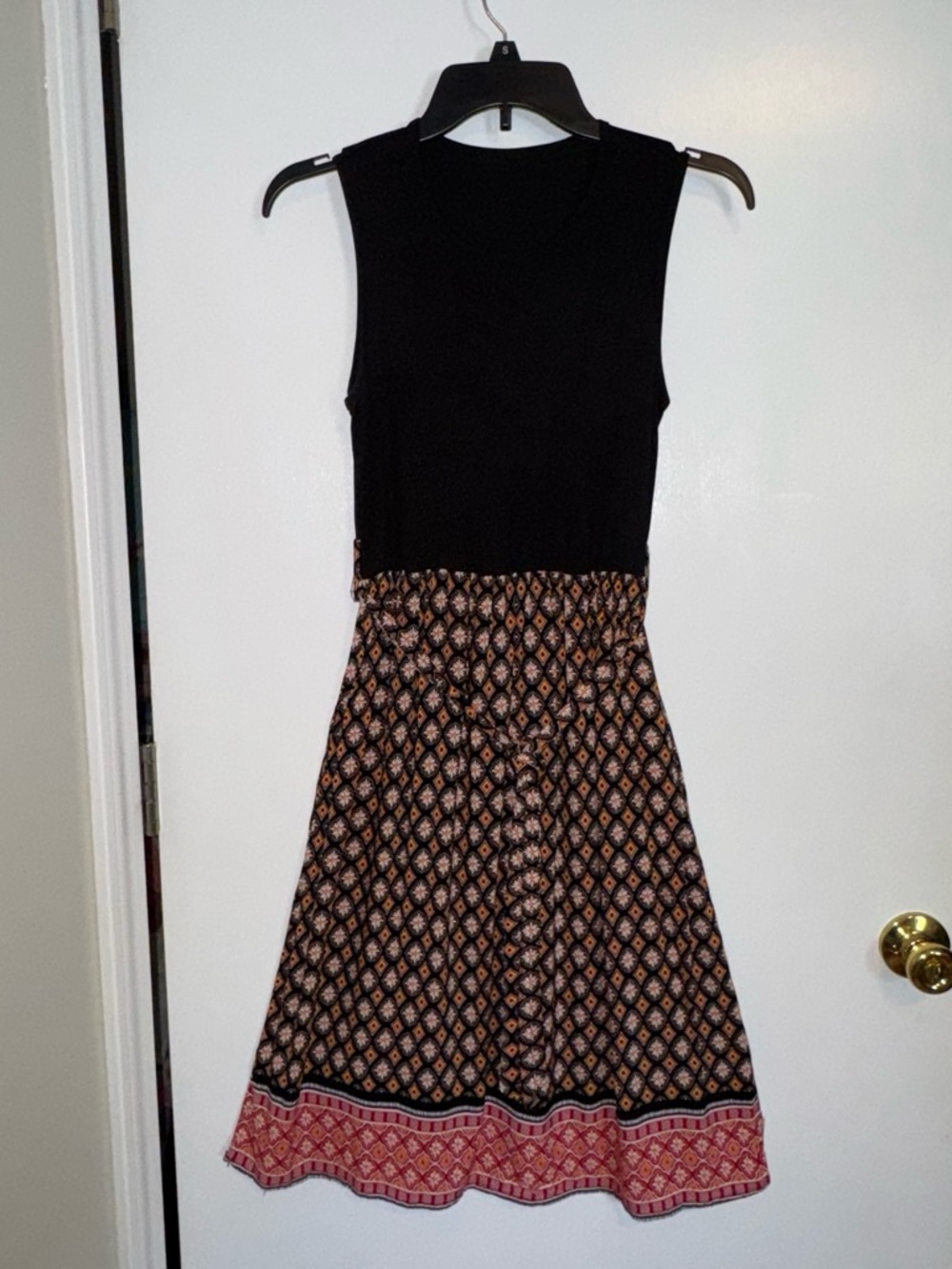 SHEIN Black Sleeveless Midi Dress with Patterned Skirt - Black, Pink, Orange